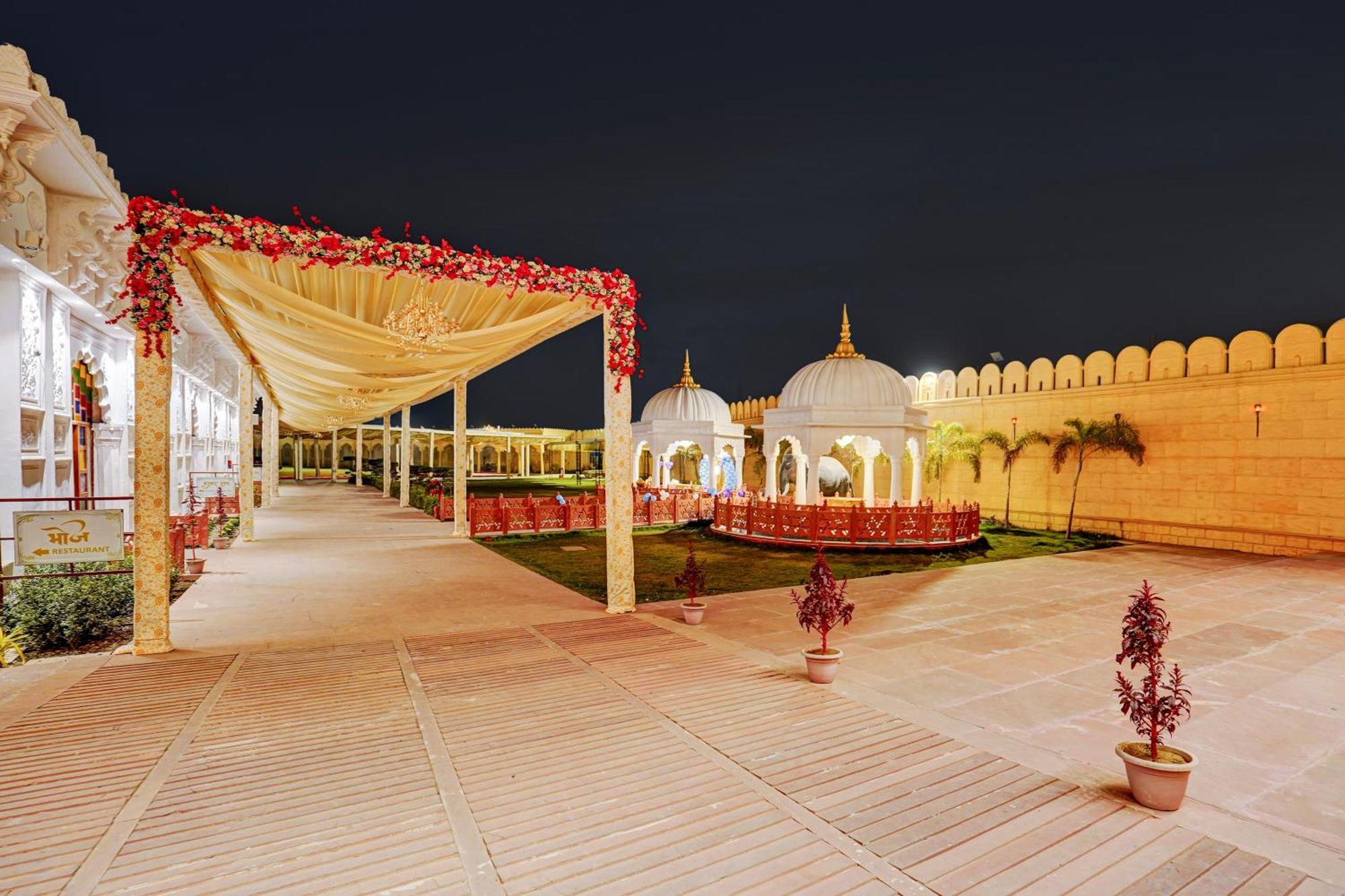 Super Oyo Palette Hotel And Resort Lbs International Airport Formerly Banaras Kila — Photos 3
