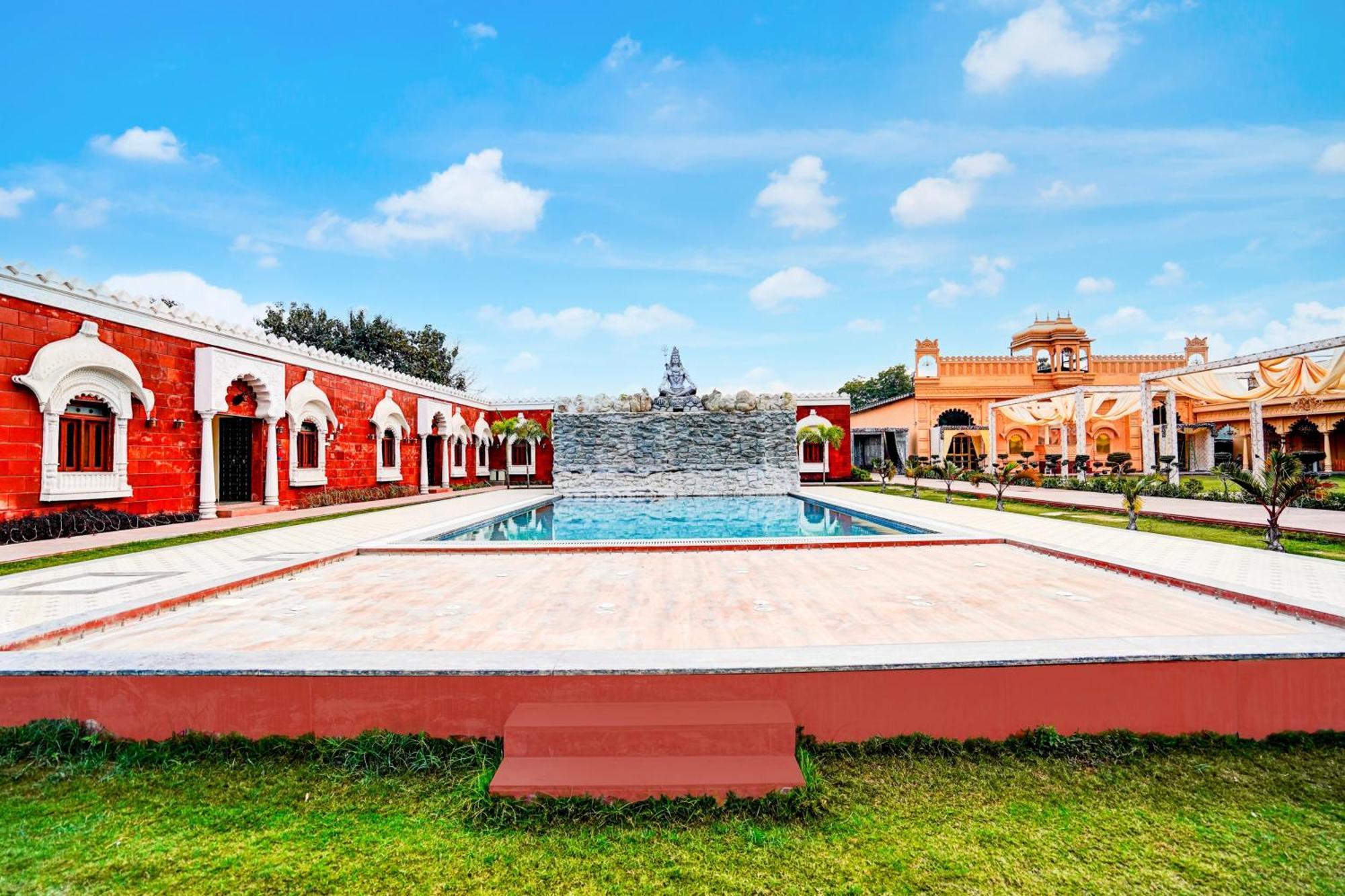 Super Oyo Palette Hotel And Resort Lbs International Airport Formerly Banaras Kila, Varanasi